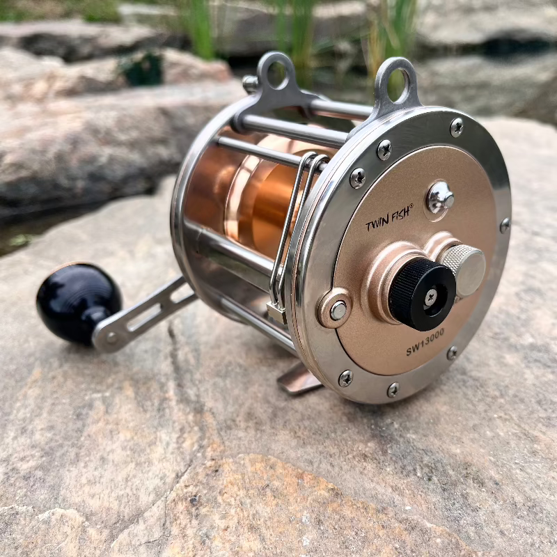 Rover Round Baitcasting Reel